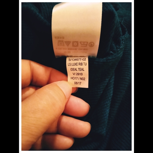 OLD NAVY Knit Long Sleeve Tunic Top - Picture 4 of 5